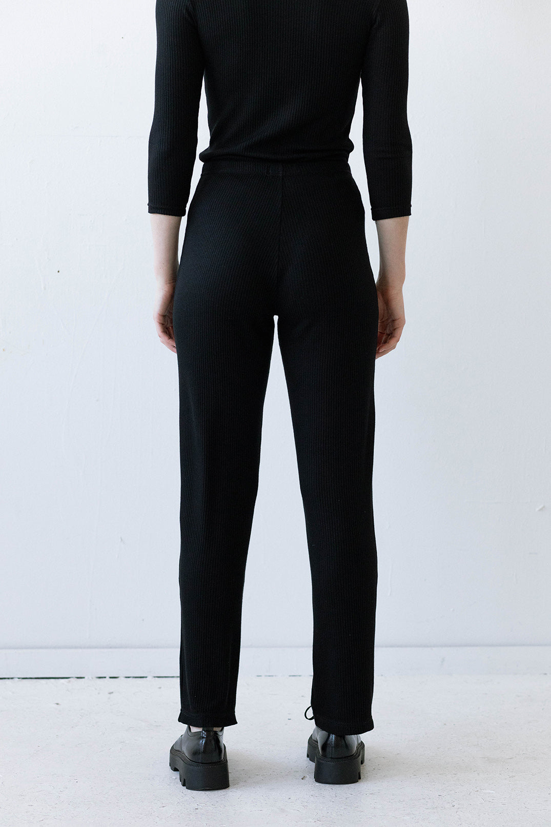Elio Lounge Pant in Black Rib Knit