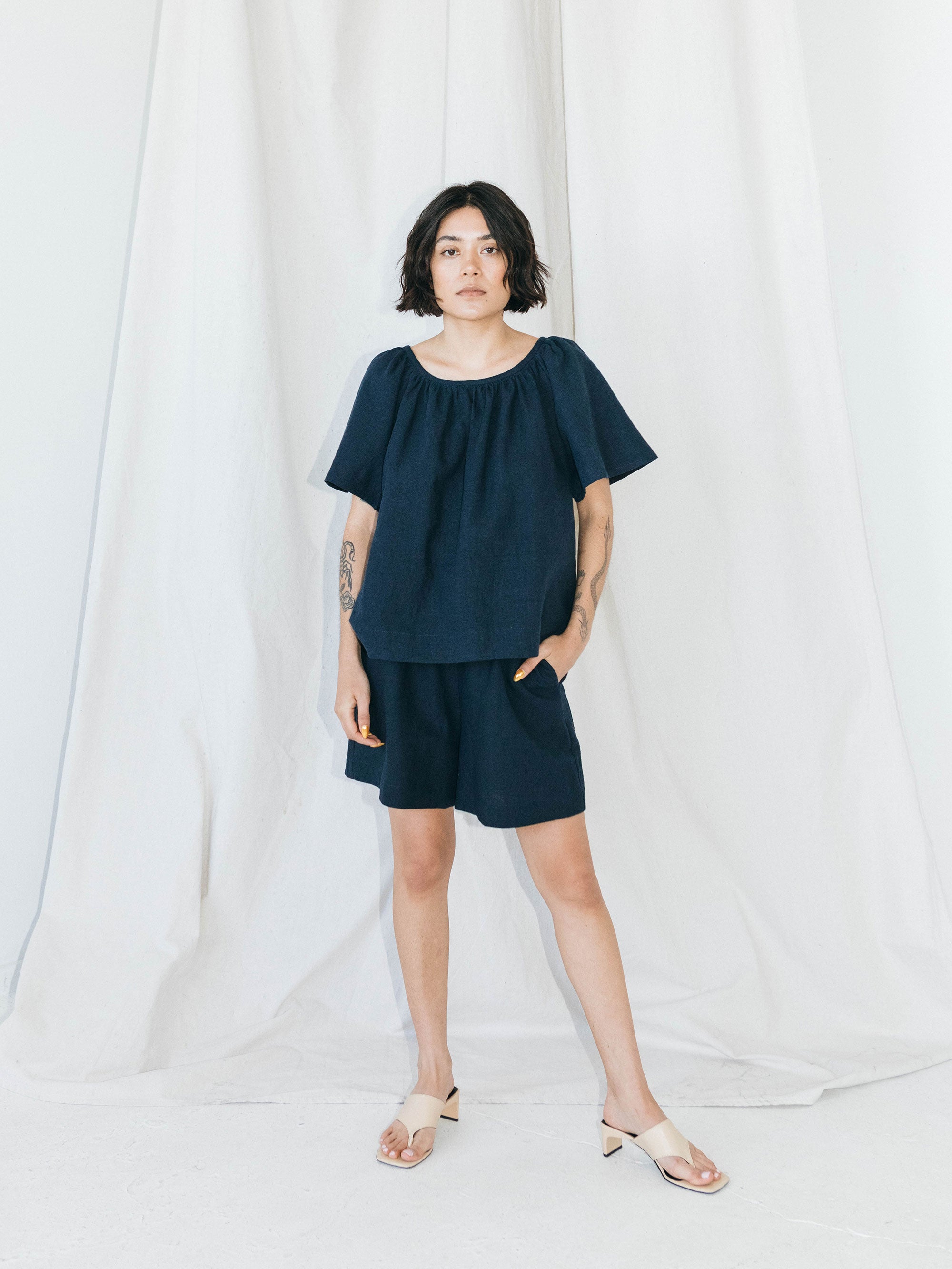 Marlo Short in Dark Indigo Linen