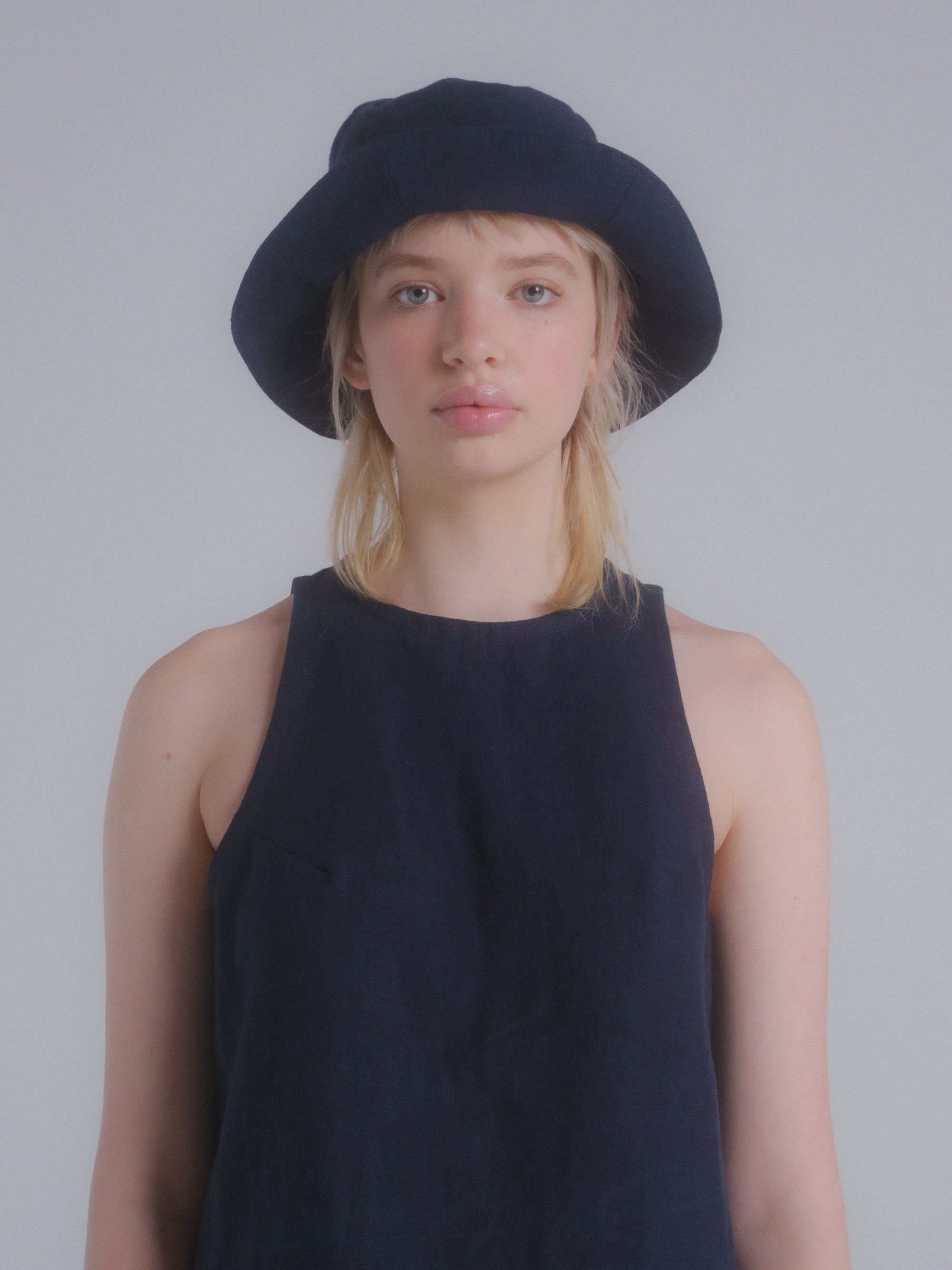 Tulip Hat in Dark Indigo Linen
