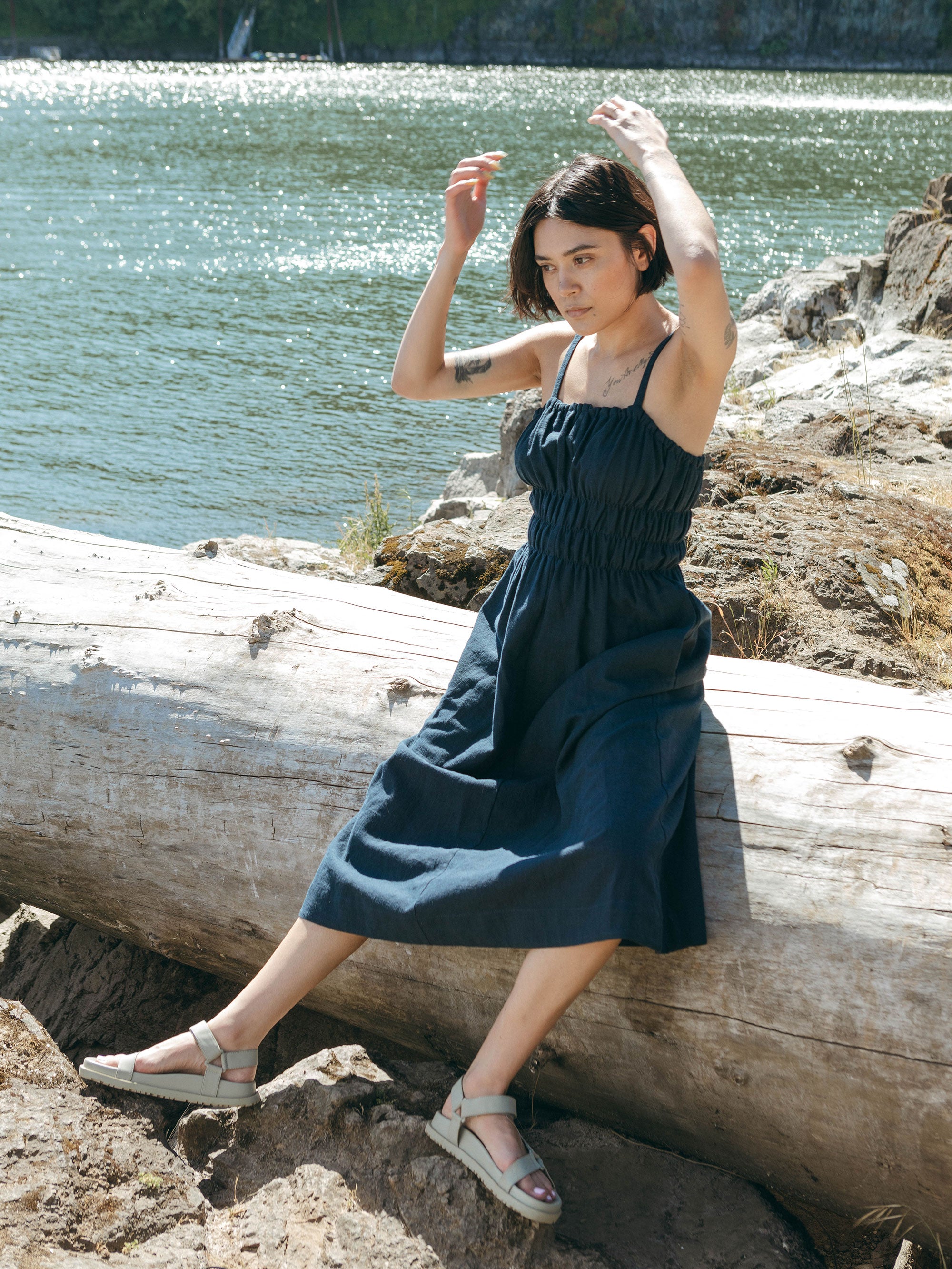 Verano Dress in Dark Indigo Linen