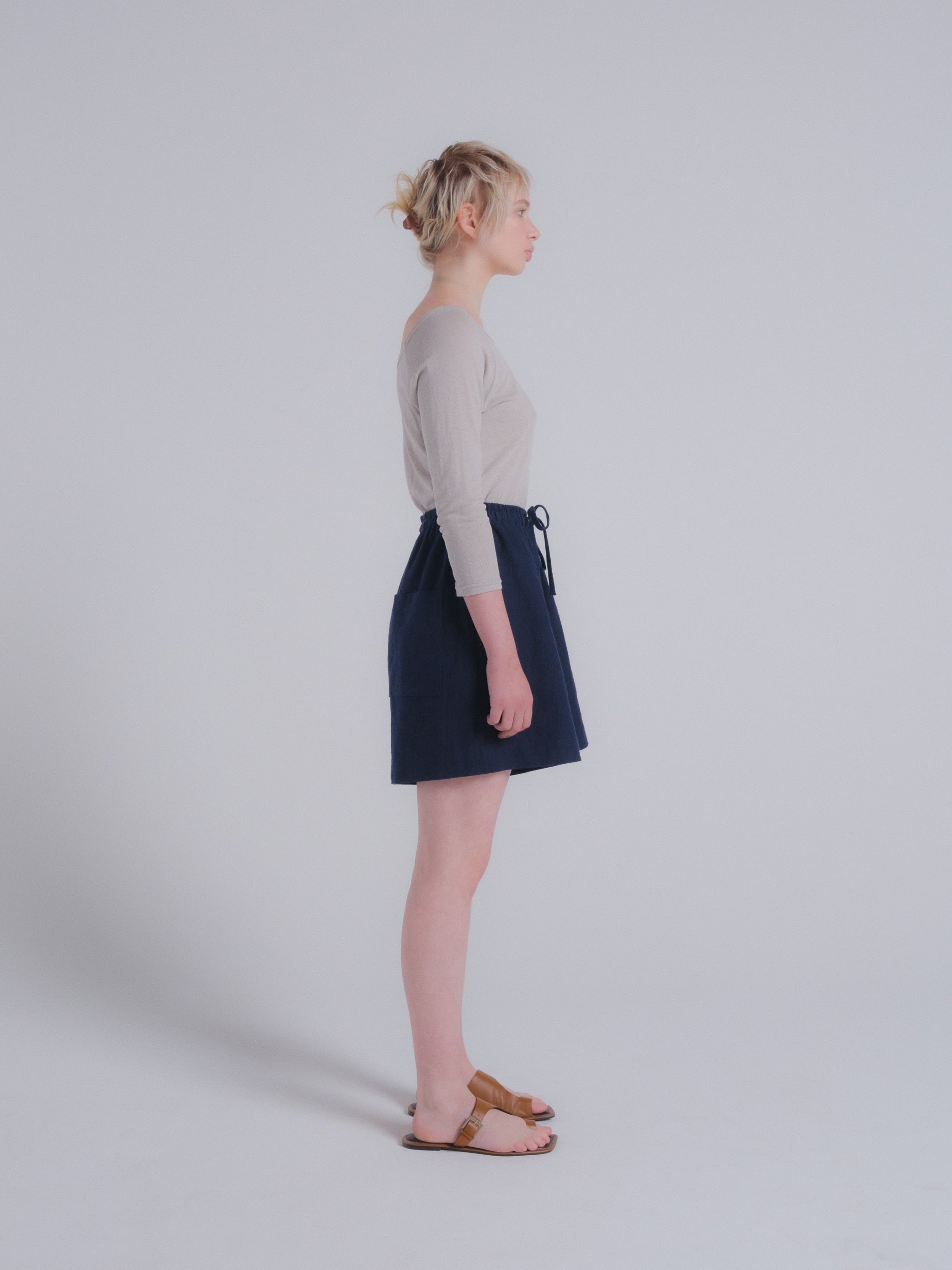 Marlo Short in Dark Indigo Linen