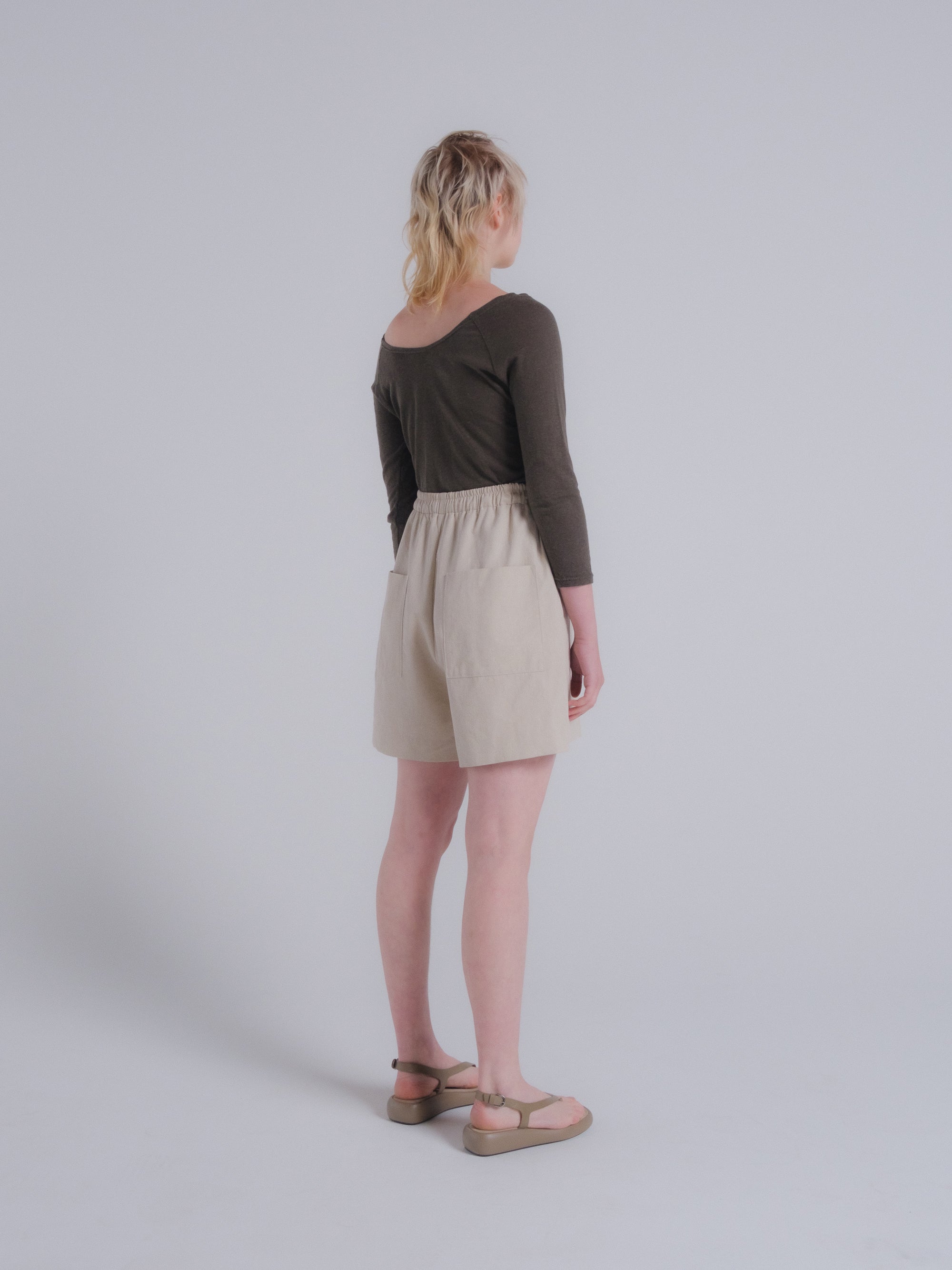 Marlo Short in Natural Twill