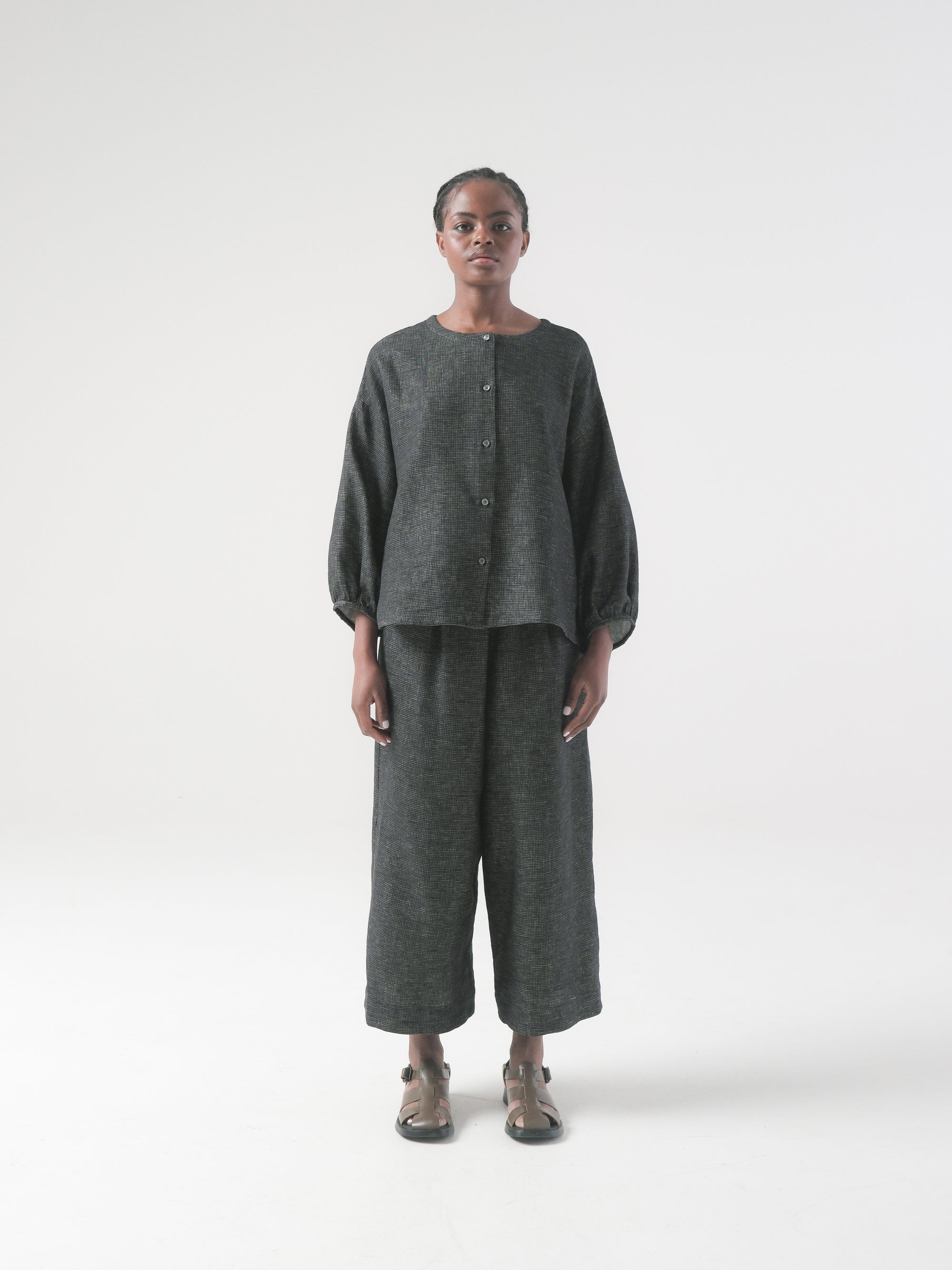 Rhys Top in Peppercorn